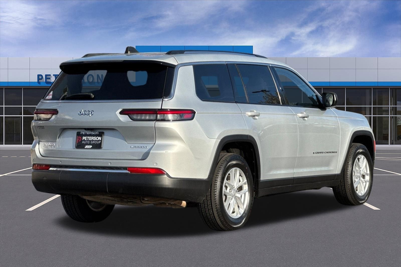 2023 Jeep Grand Cherokee L Laredo 4x4