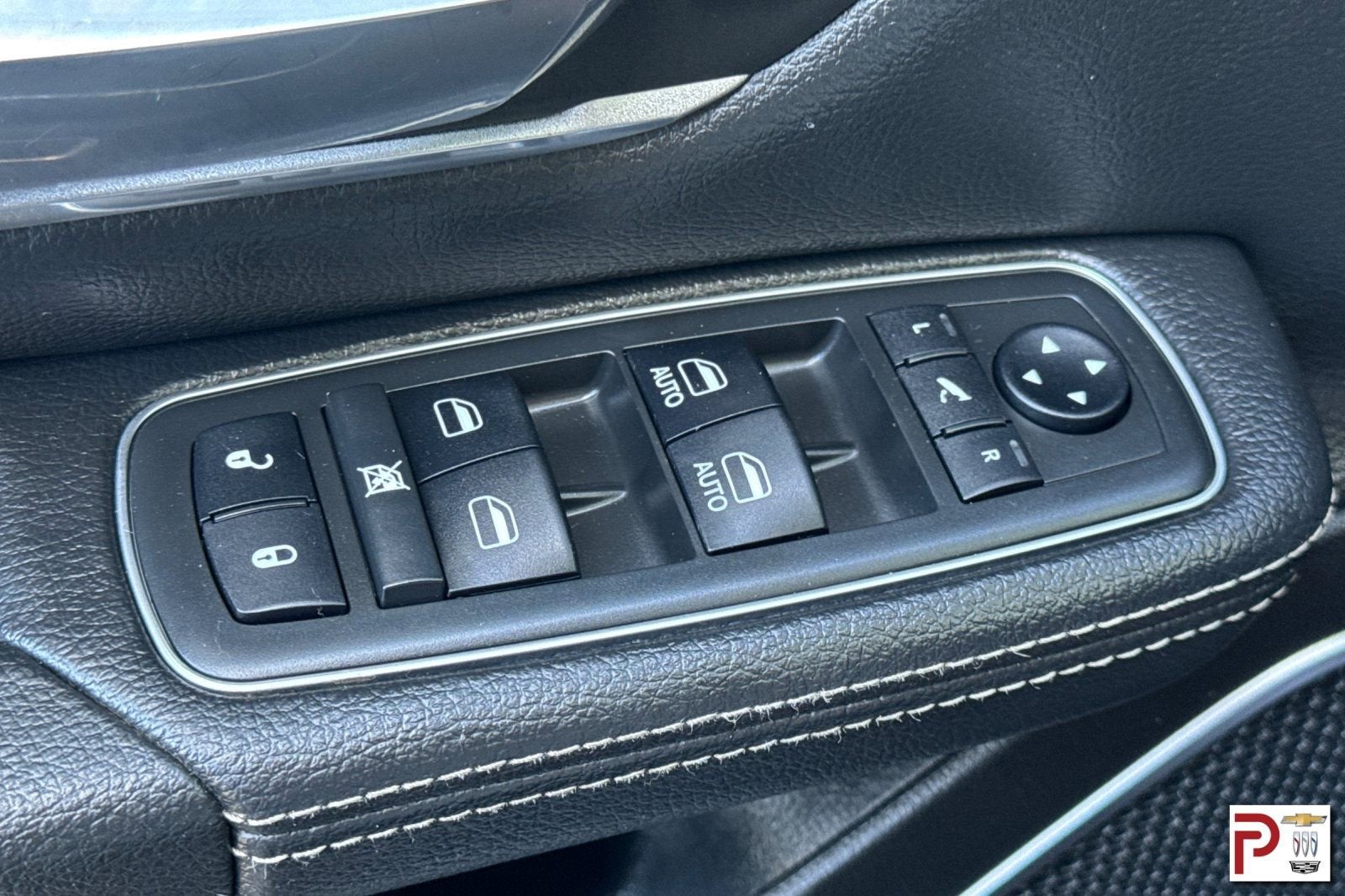 2019 RAM 1500 Laramie Crew Cab 4x4 5'7" Box