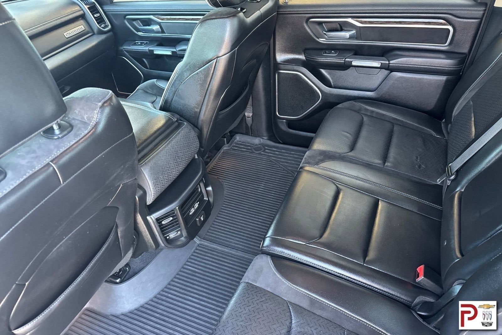 2019 RAM 1500 Laramie Crew Cab 4x4 5'7" Box