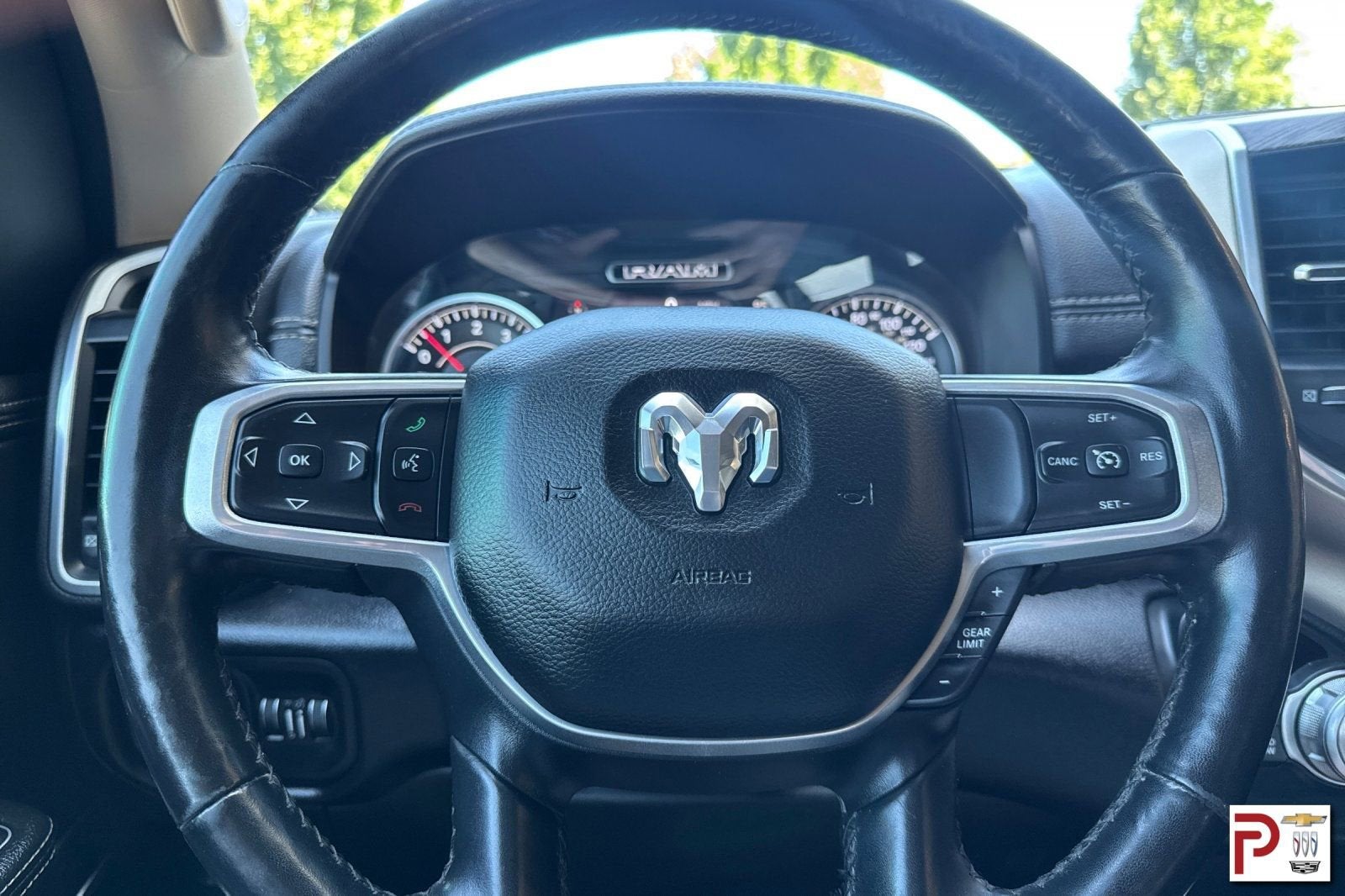 2019 RAM 1500 Laramie Crew Cab 4x4 5'7" Box