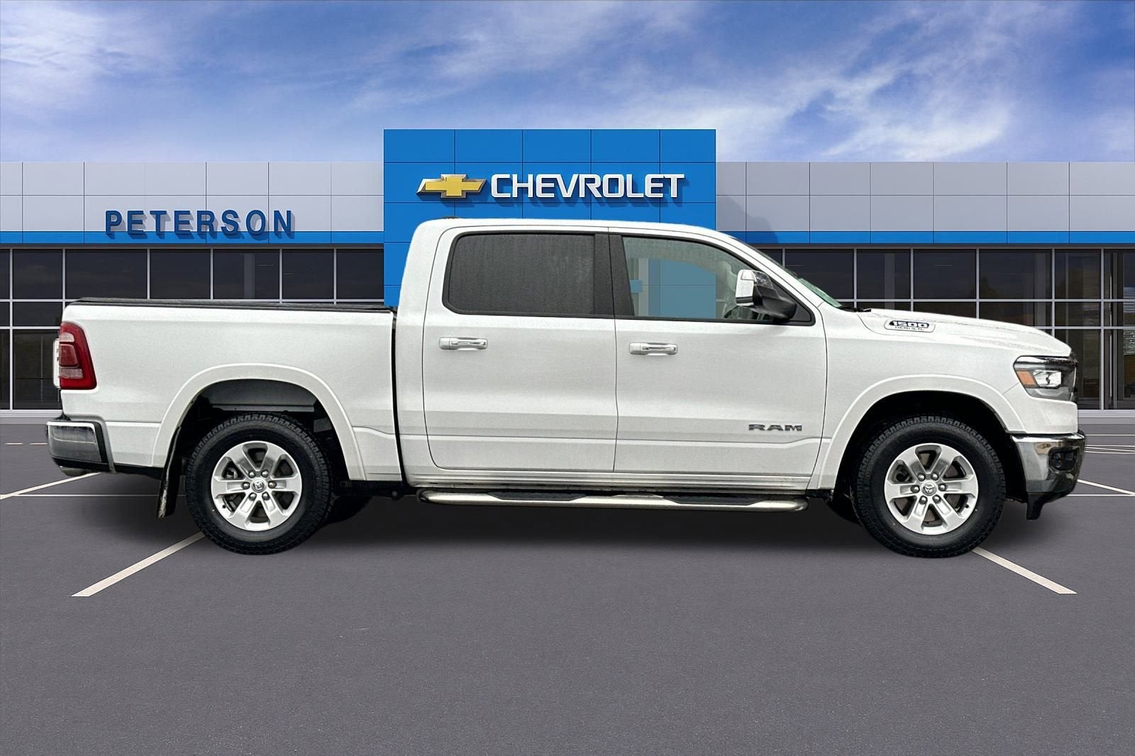 2021 RAM 1500 Laramie Crew Cab 4x4 5'7" Box