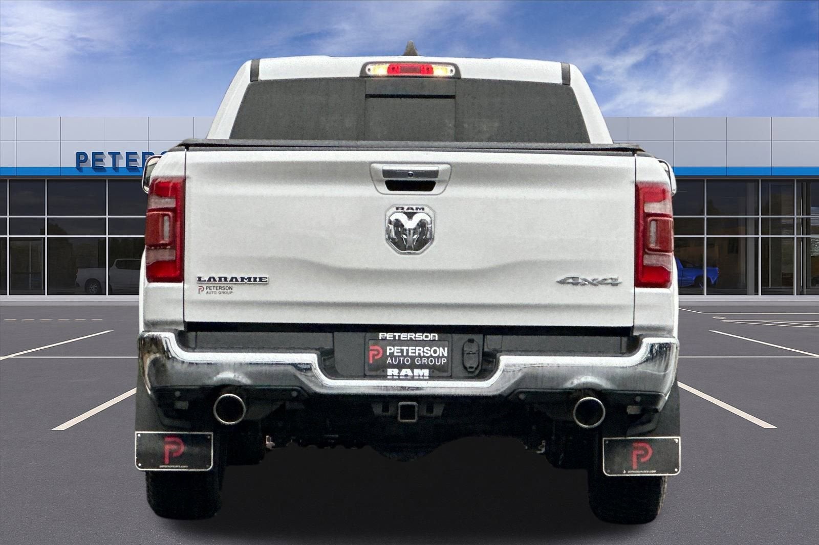 2021 RAM 1500 Laramie Crew Cab 4x4 5'7" Box