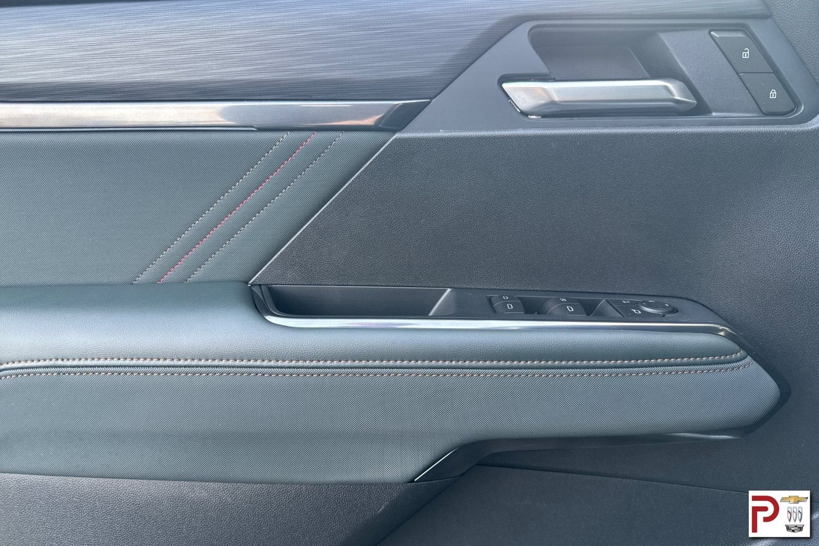 2025 GMC Acadia AT4