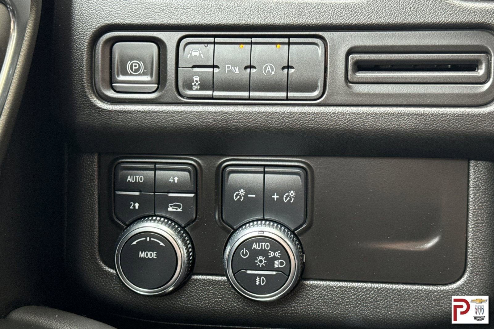 2024 GMC Yukon XL SLE