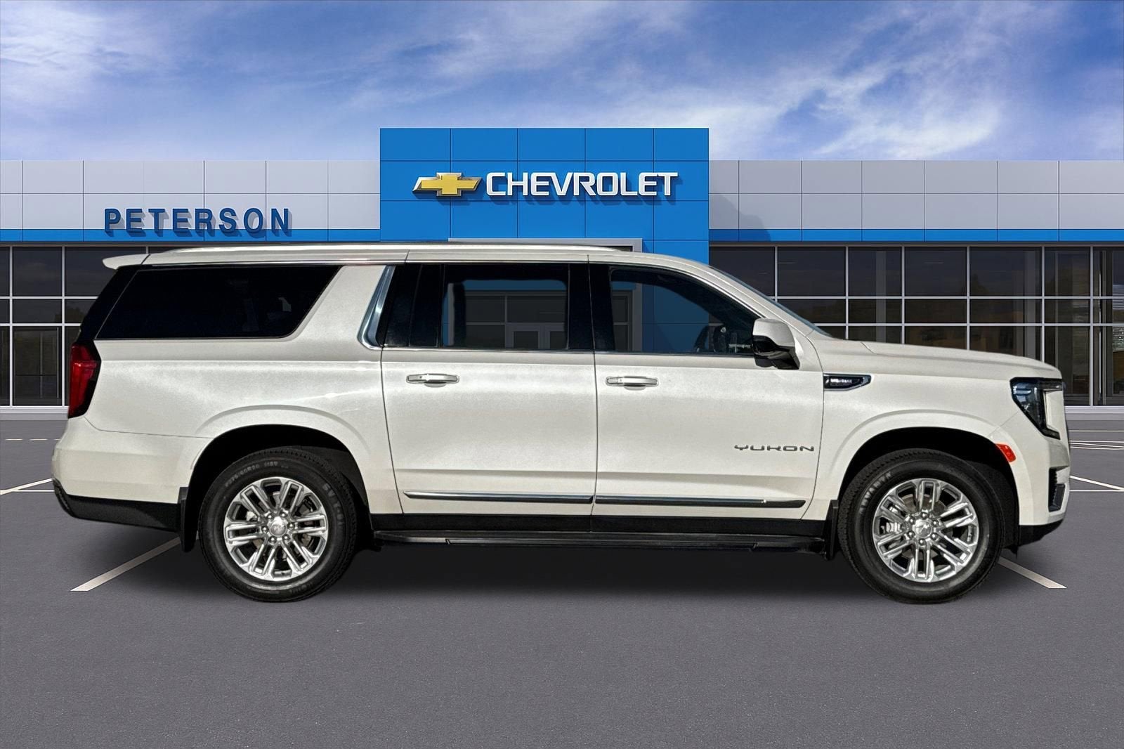 2023 GMC Yukon XL SLT