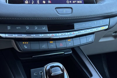 2022 Cadillac XT4 Premium Luxury