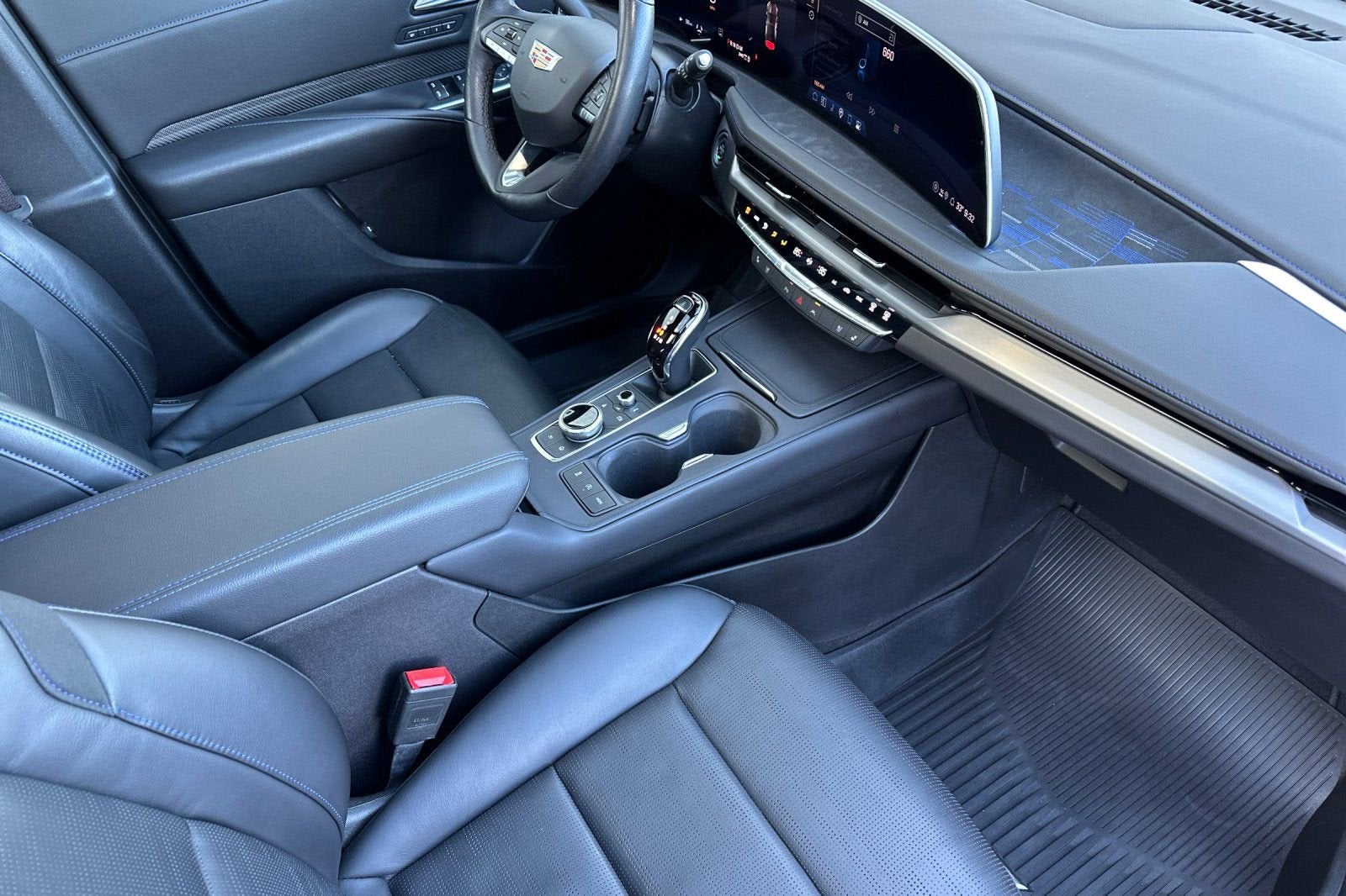 2024 Cadillac XT4 Sport