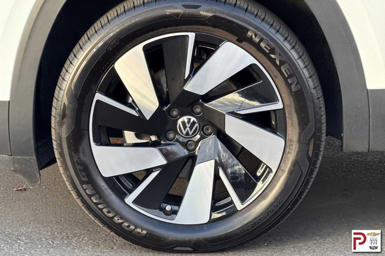 2025 Volkswagen Atlas Cross Sport 2.0T SE w/Technology