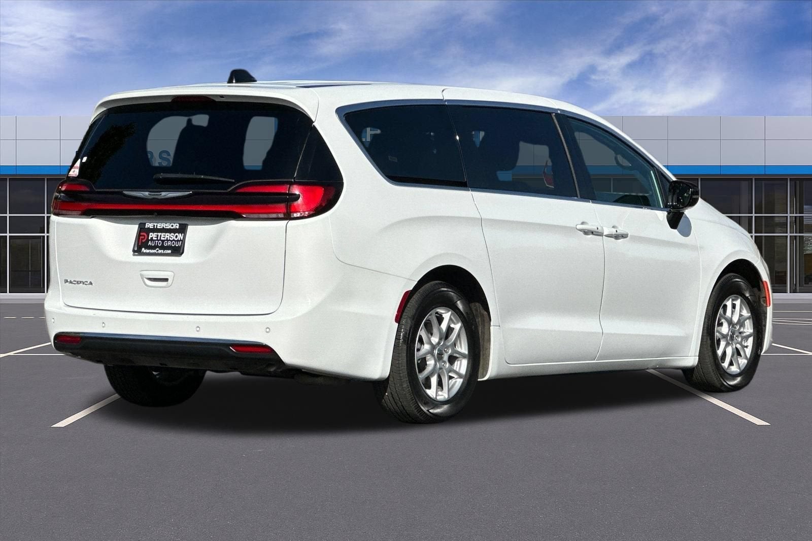 2025 Chrysler Pacifica Select