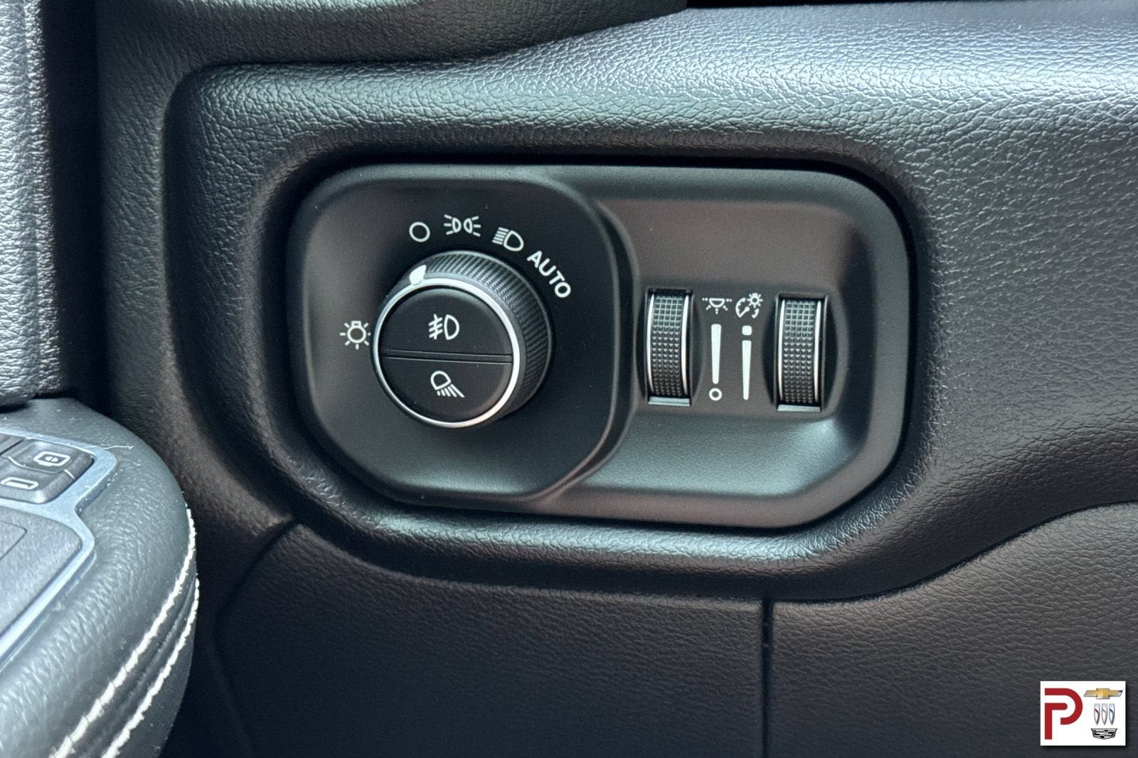 2024 RAM 3500 Laramie Crew Cab 4x4 8' Box
