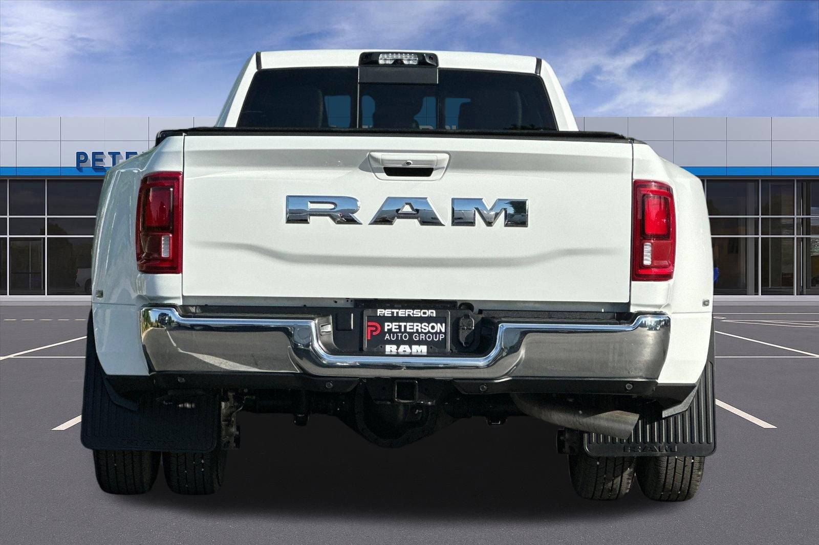 2025 RAM 3500 Laramie Crew Cab 4x4 8' Box