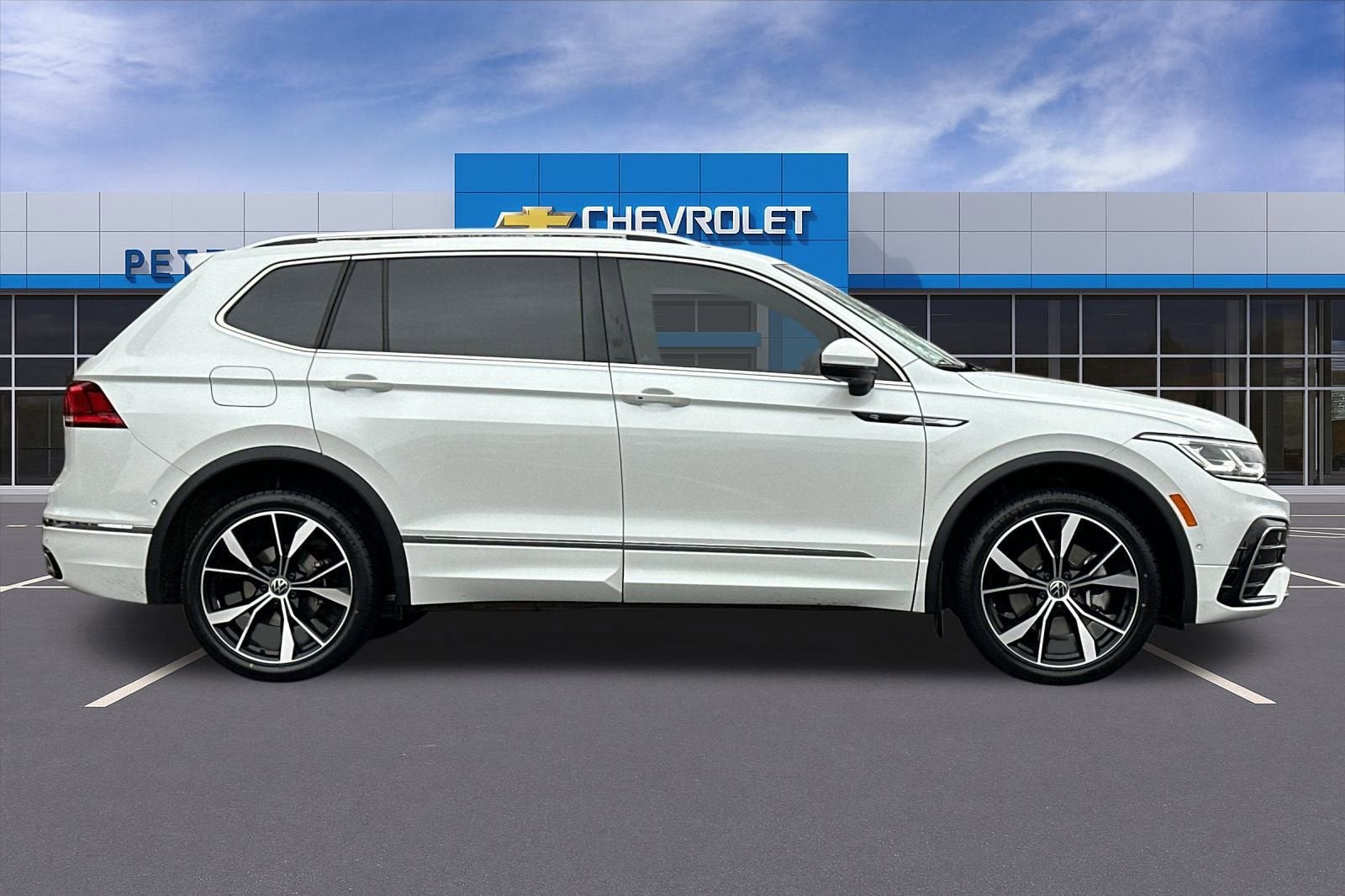 2024 Volkswagen Tiguan 2.0T SEL R-Line