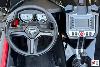 2016 POLARIS SLINGSHOT Base