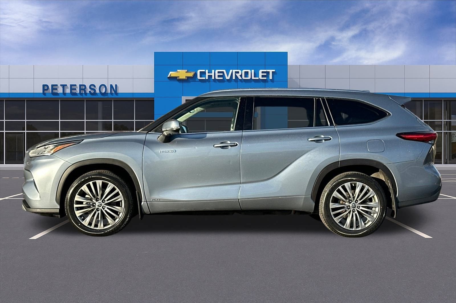 2021 Toyota Highlander Hybrid Platinum