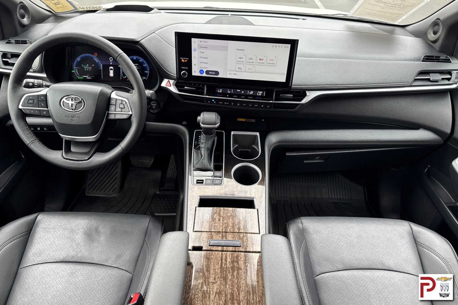 2025 Toyota Sienna Platinum