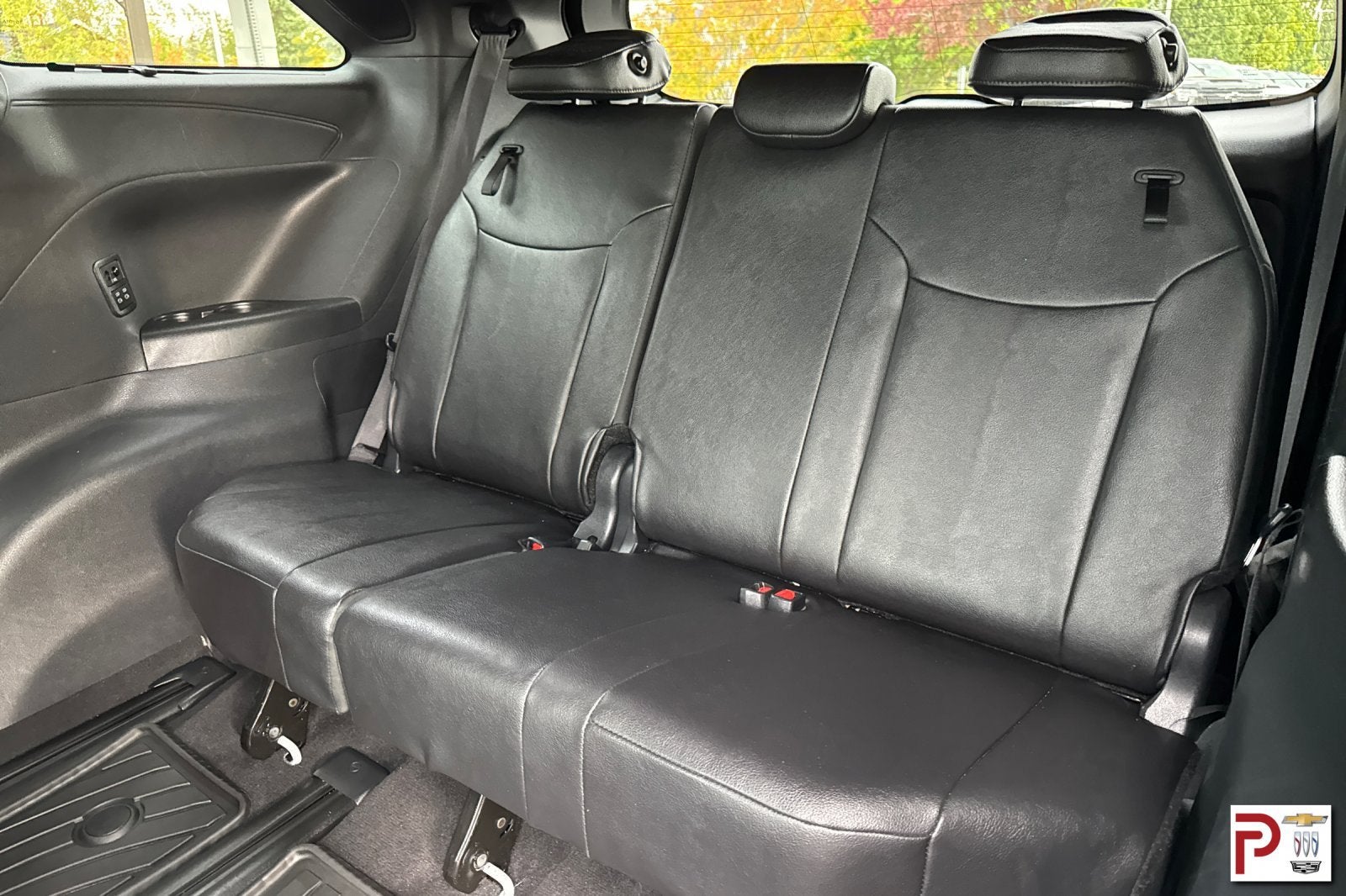 2025 Toyota Sienna Platinum