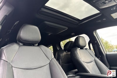 2025 Toyota Sienna Platinum