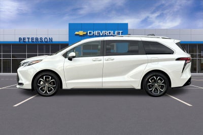 2025 Toyota Sienna Platinum