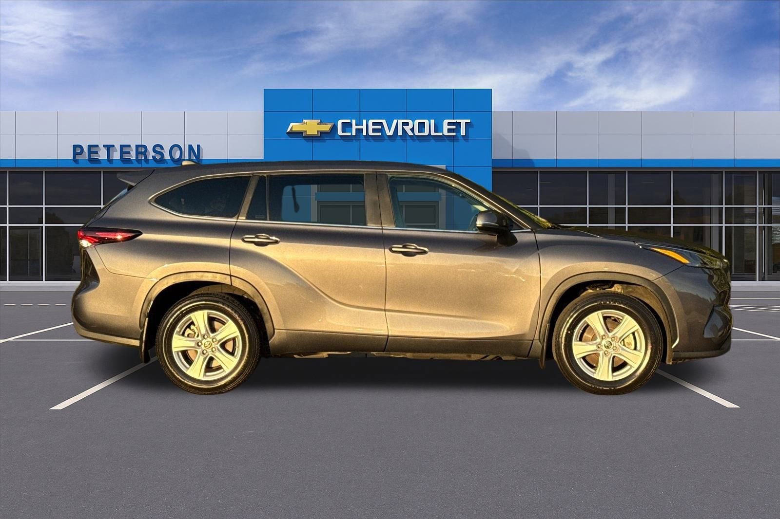 2024 Toyota Highlander LE