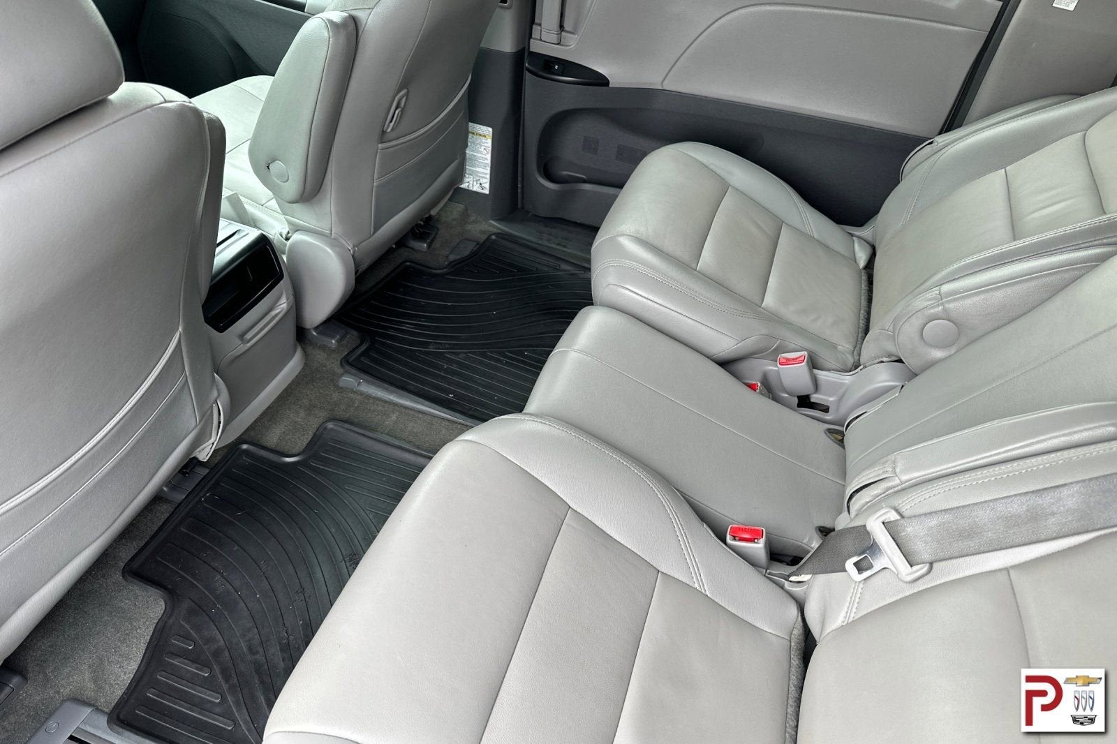 2017 Toyota Sienna LE 8 Passenger