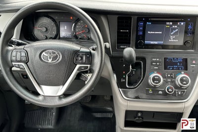 2017 Toyota Sienna LE 8 Passenger