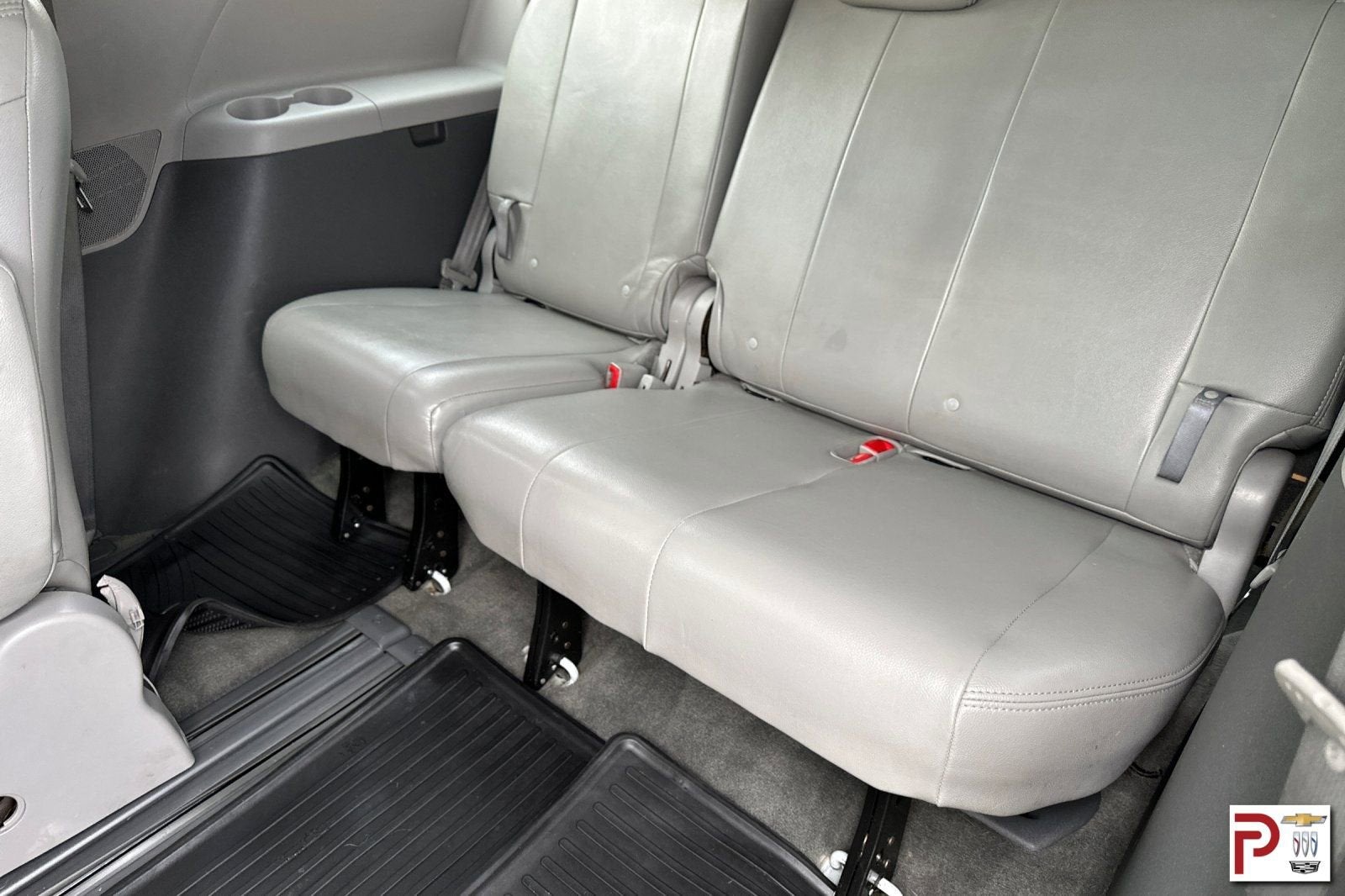 2017 Toyota Sienna LE 8 Passenger