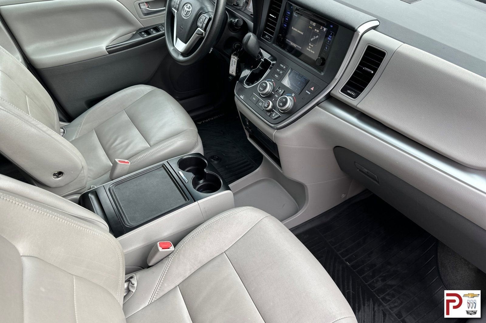 2017 Toyota Sienna LE 8 Passenger