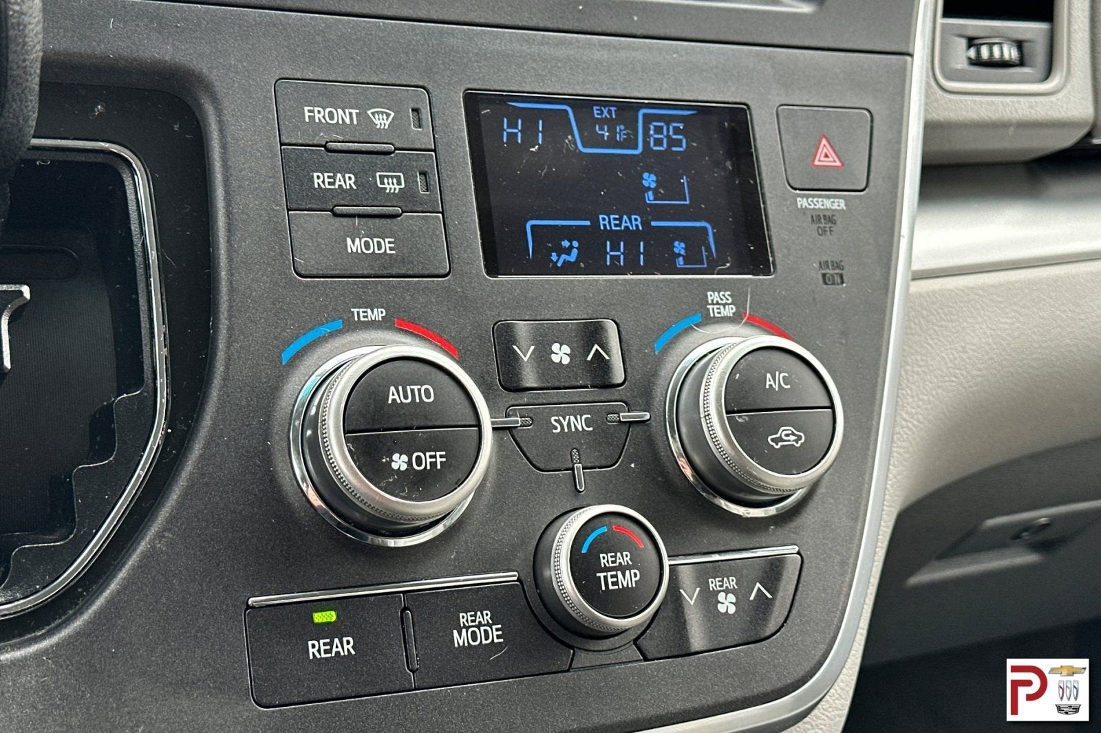 2017 Toyota Sienna LE 8 Passenger