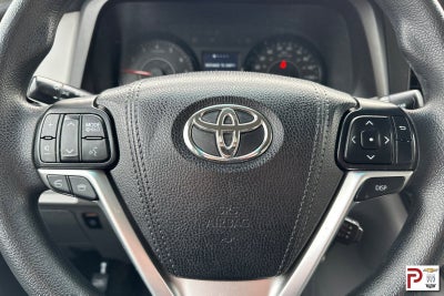 2017 Toyota Sienna LE 8 Passenger