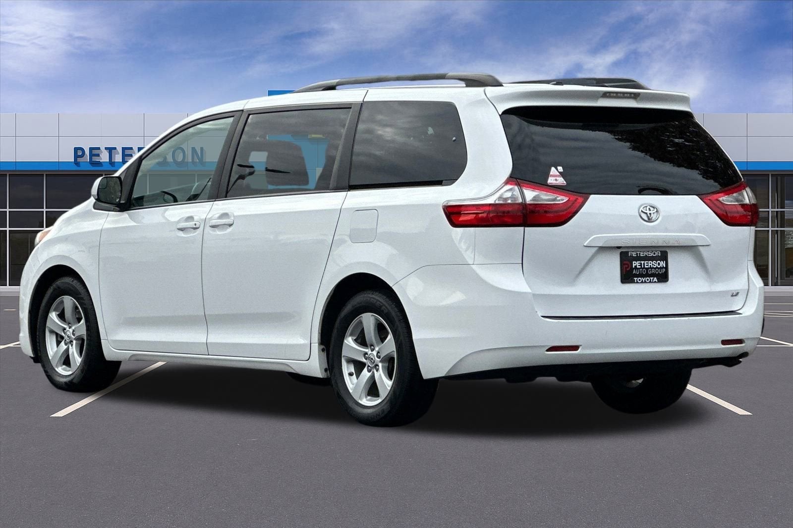 2017 Toyota Sienna LE 8 Passenger