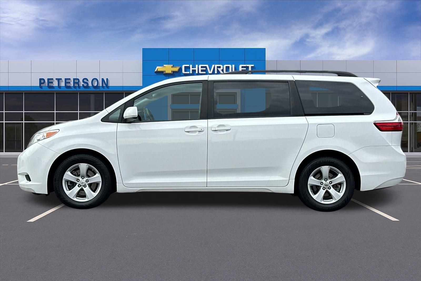 2017 Toyota Sienna LE 8 Passenger