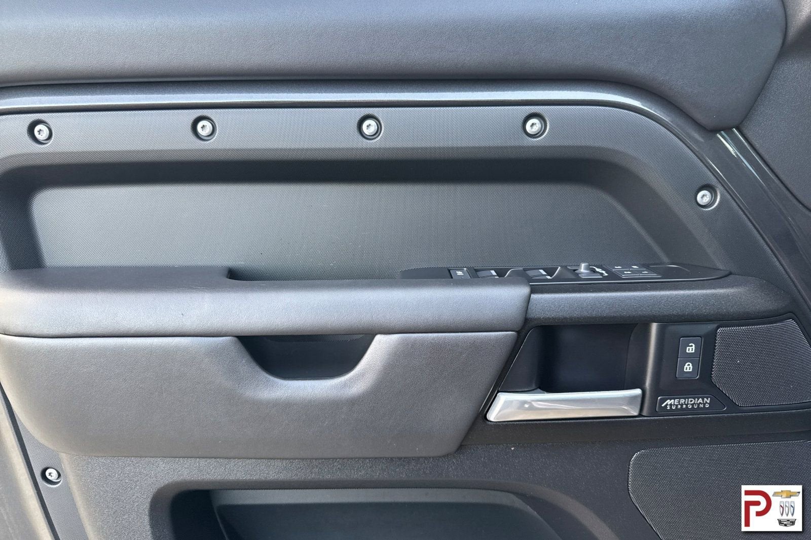 2025 Land Rover Defender 110 P525 V8