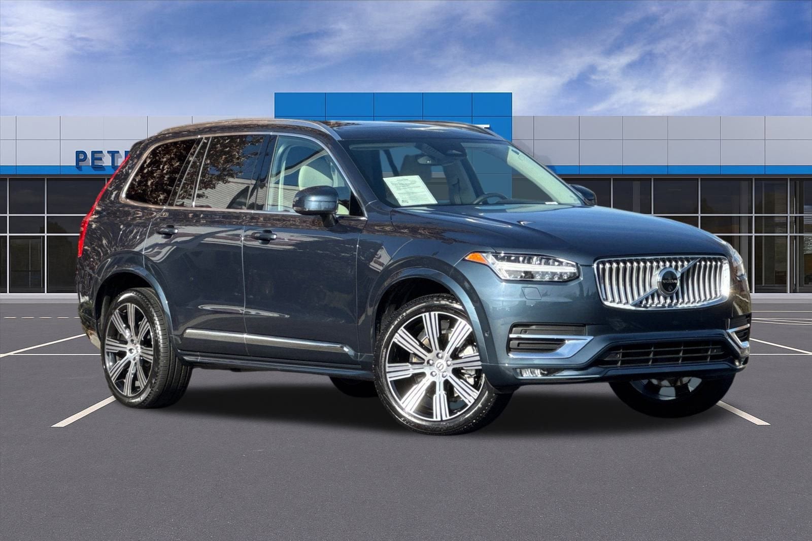 2025 Volvo XC90 B6 Plus 7-Seater