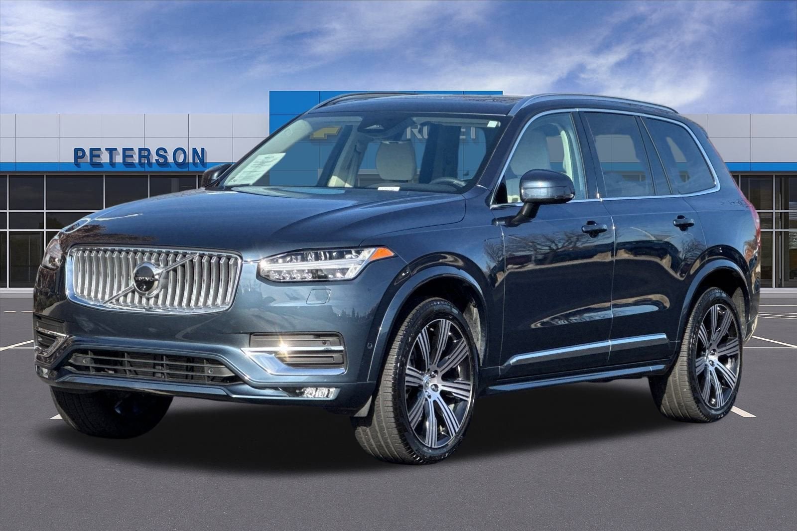 2025 Volvo XC90 B6 Plus 7-Seater