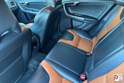 2018 Volvo V60 Cross Country T5