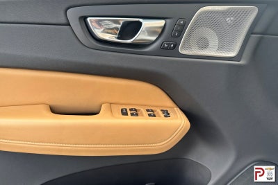 2022 Volvo XC60 Recharge Plug-In Hybrid T8 Inscription