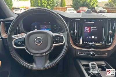 2022 Volvo XC60 Recharge Plug-In Hybrid T8 Inscription