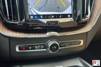 2022 Volvo XC60 Recharge Plug-In Hybrid T8 Inscription