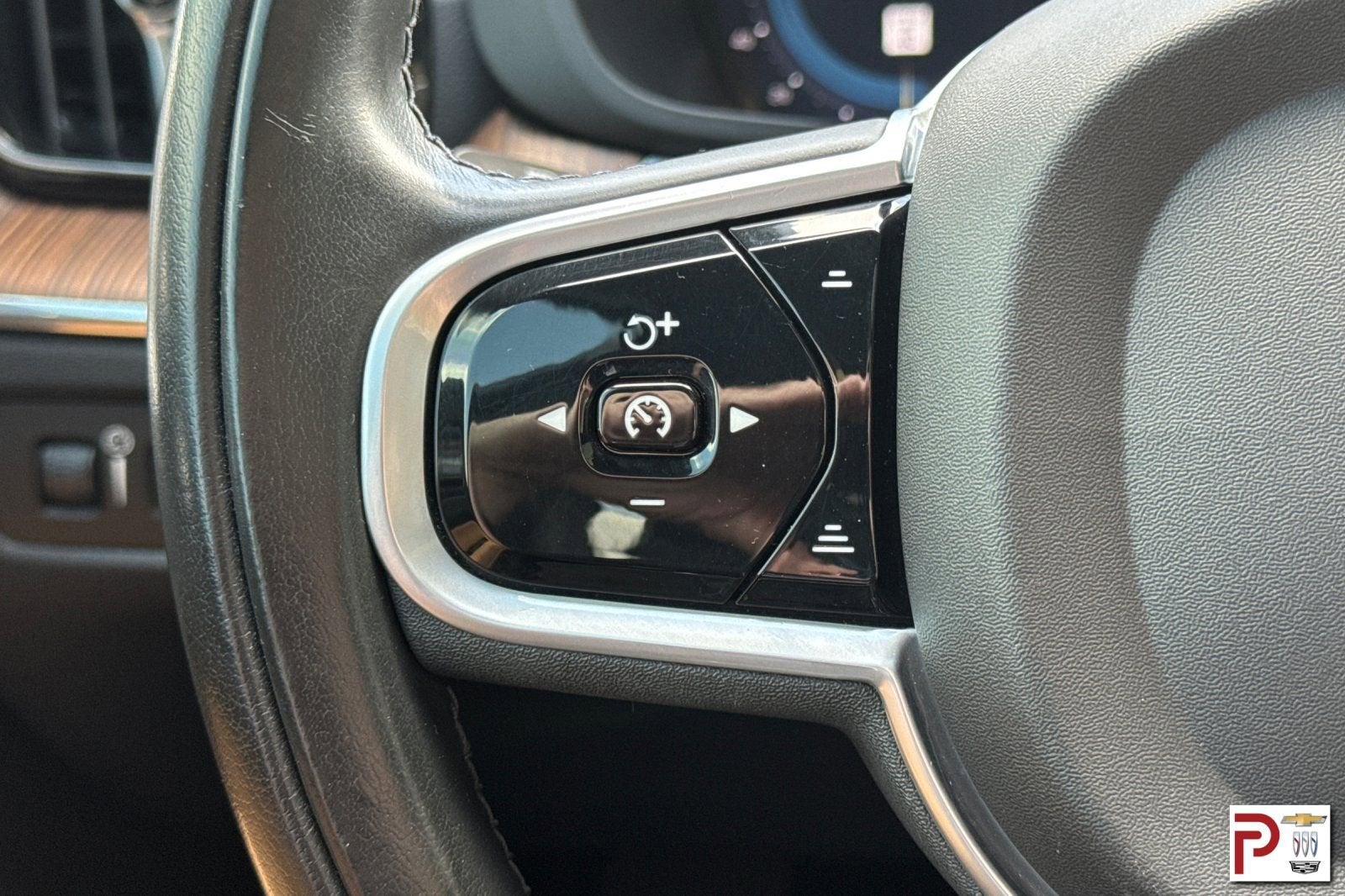 2022 Volvo XC60 Recharge Plug-In Hybrid T8 Inscription