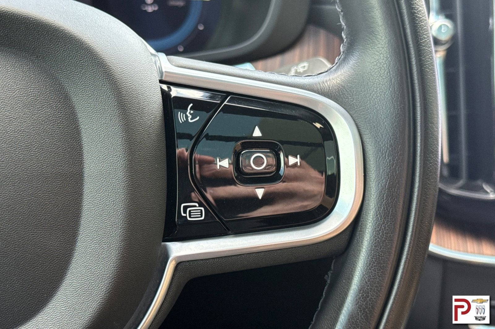 2022 Volvo XC60 Recharge Plug-In Hybrid T8 Inscription